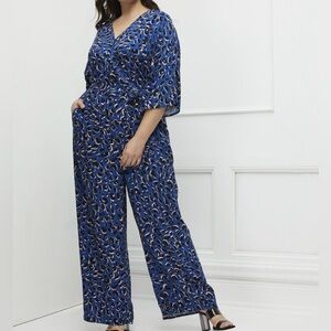 Eloquii 22 Navy and Tan Patterned Leo Print Wide Leg Plunge Neck Loose Jumpsuit